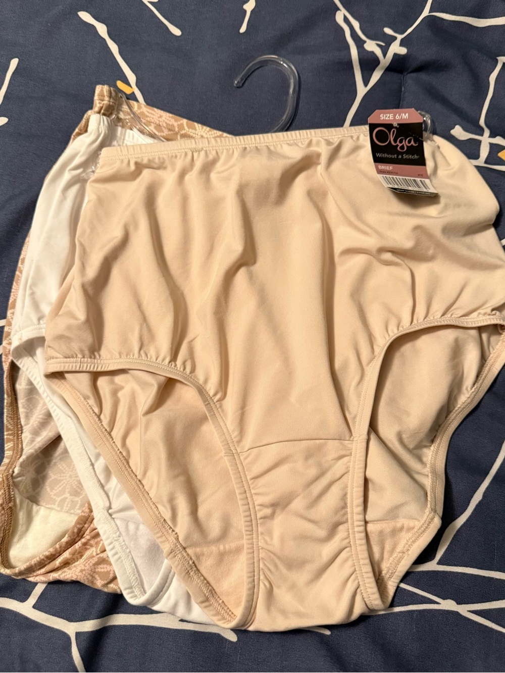 Olga High-Cut Seamless Briefs in Beige (3-Pack), Size 6, NWT